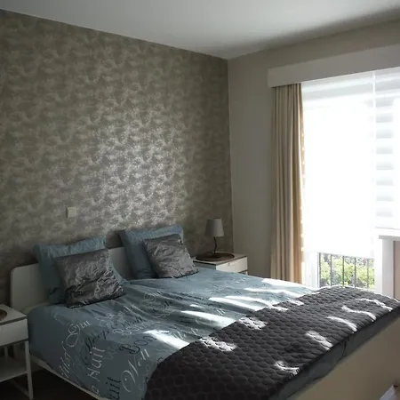 Iris Apartment *